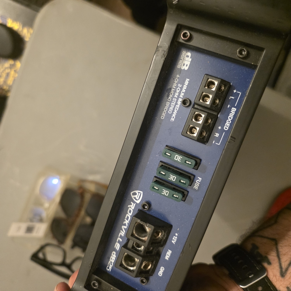 Black 2 Channel Car Amplifier - Picture 3 of 3